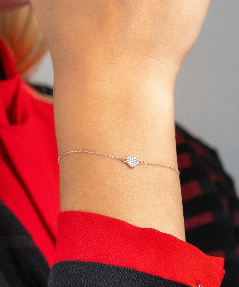 Золотой браслет с бриллиантами "сердце" Золотой браслет с бриллиантами "сердце"