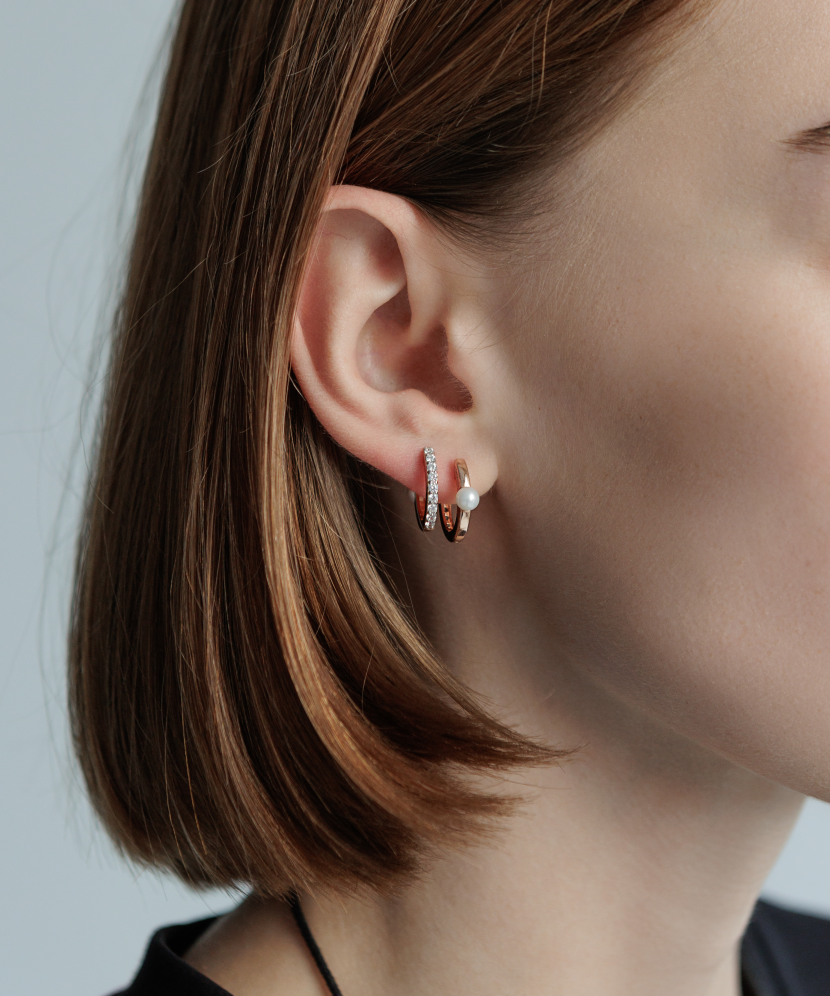 Серьги из позолоченного серебра с жемчугом и цирконами