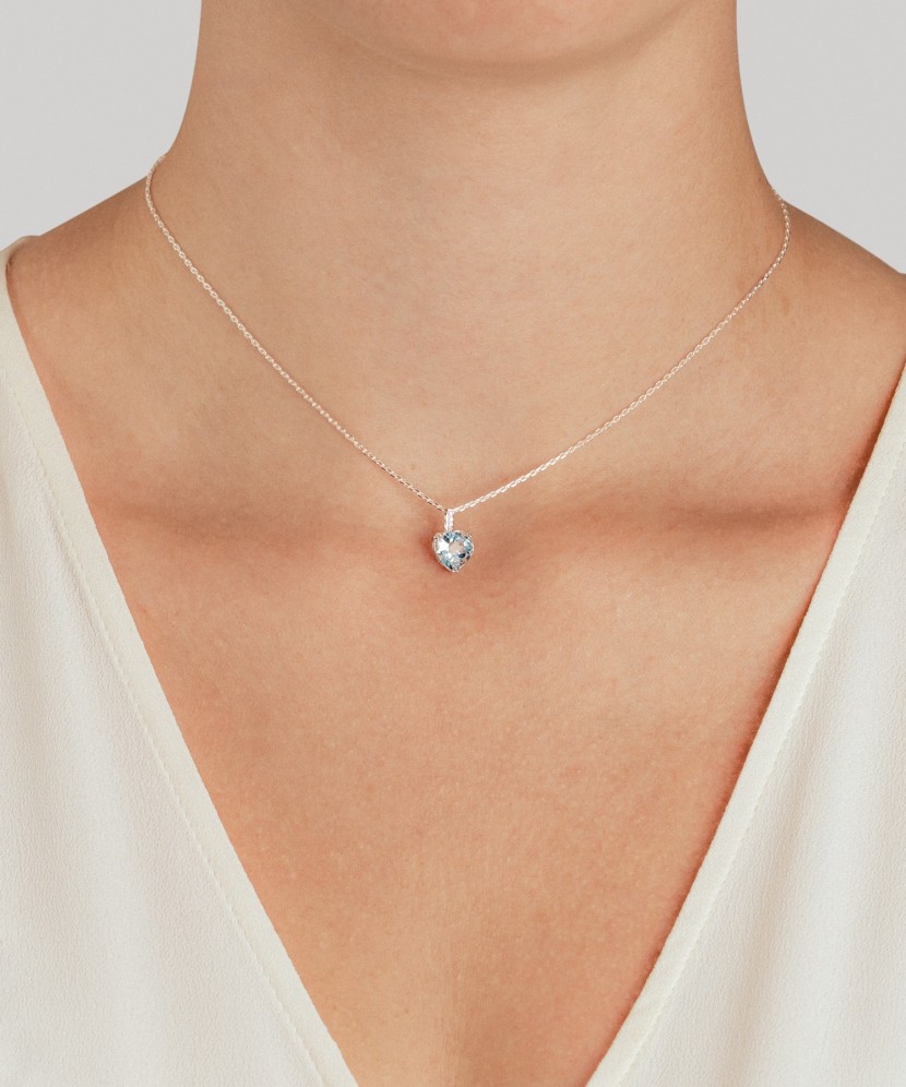 White gold pendant with topaz and diamonds "Heart"