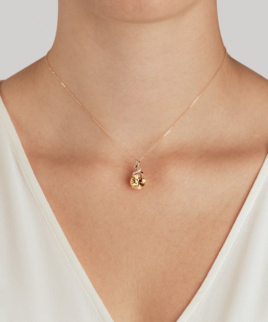 Подвеска из желтого золота с цитрином и бриллиантами