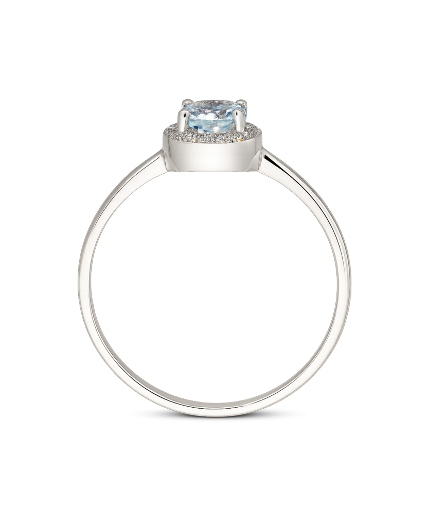 White Gold ring with diamonds and topaz