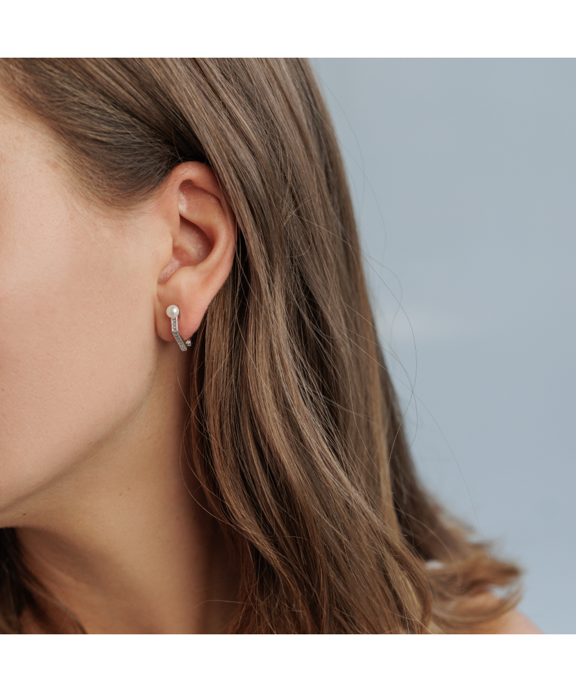 Серьги из серебра с жемчугом и цирконами