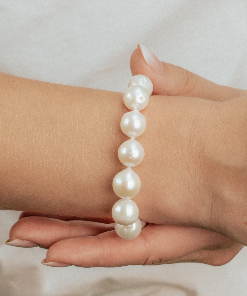 Pearl bracelet with sterling silver