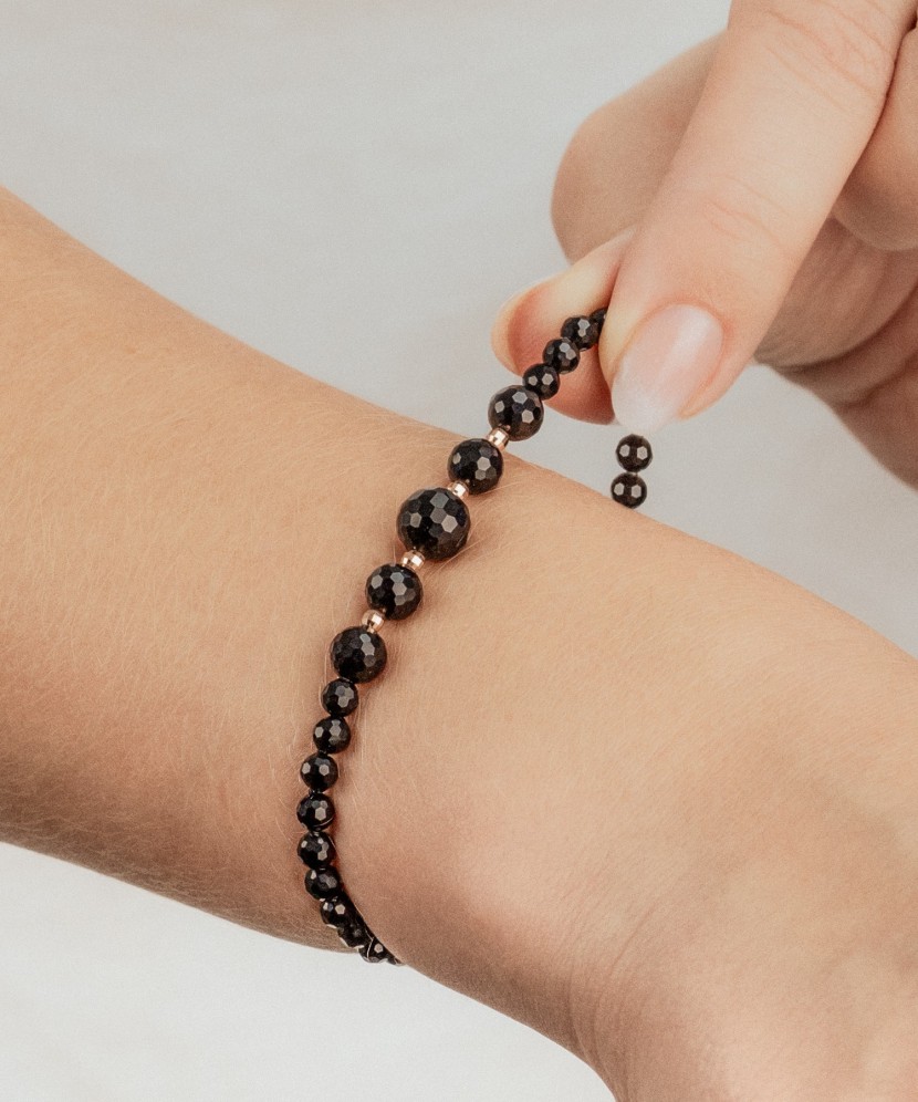 Bracelet with onyx and gold