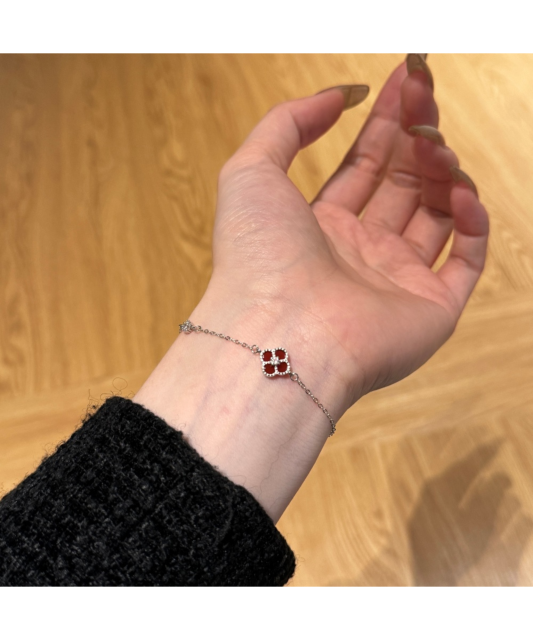 Sterling Silver bracelet with zircons and mother-of-pearl
