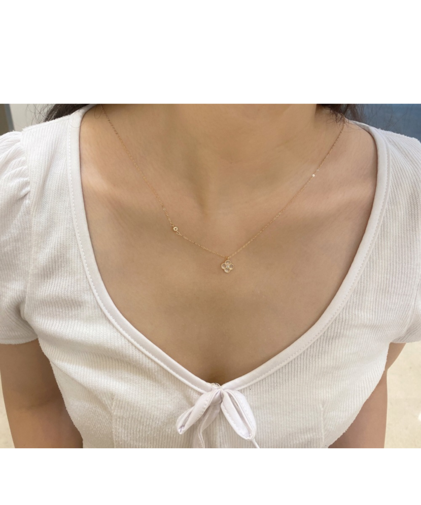 Gold-plated Silver chain with mother-of-pearl and zircon pendant