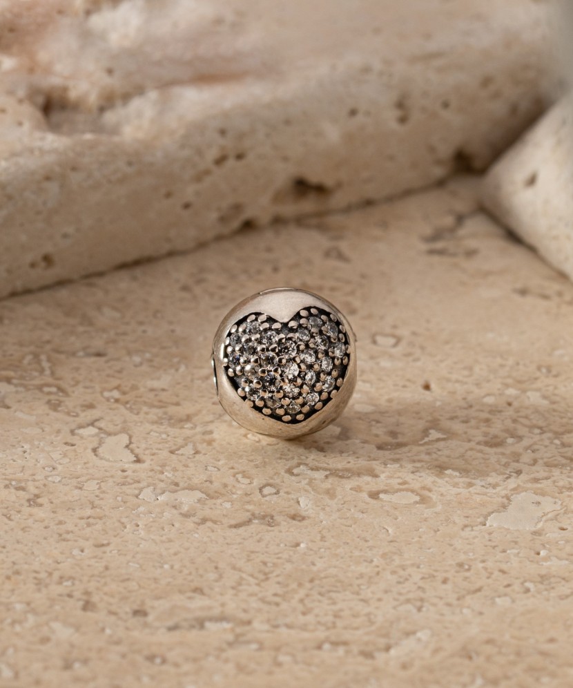 Sterling silver pendant with zircons