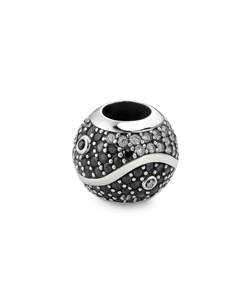 Sterling silver pendant with zircons