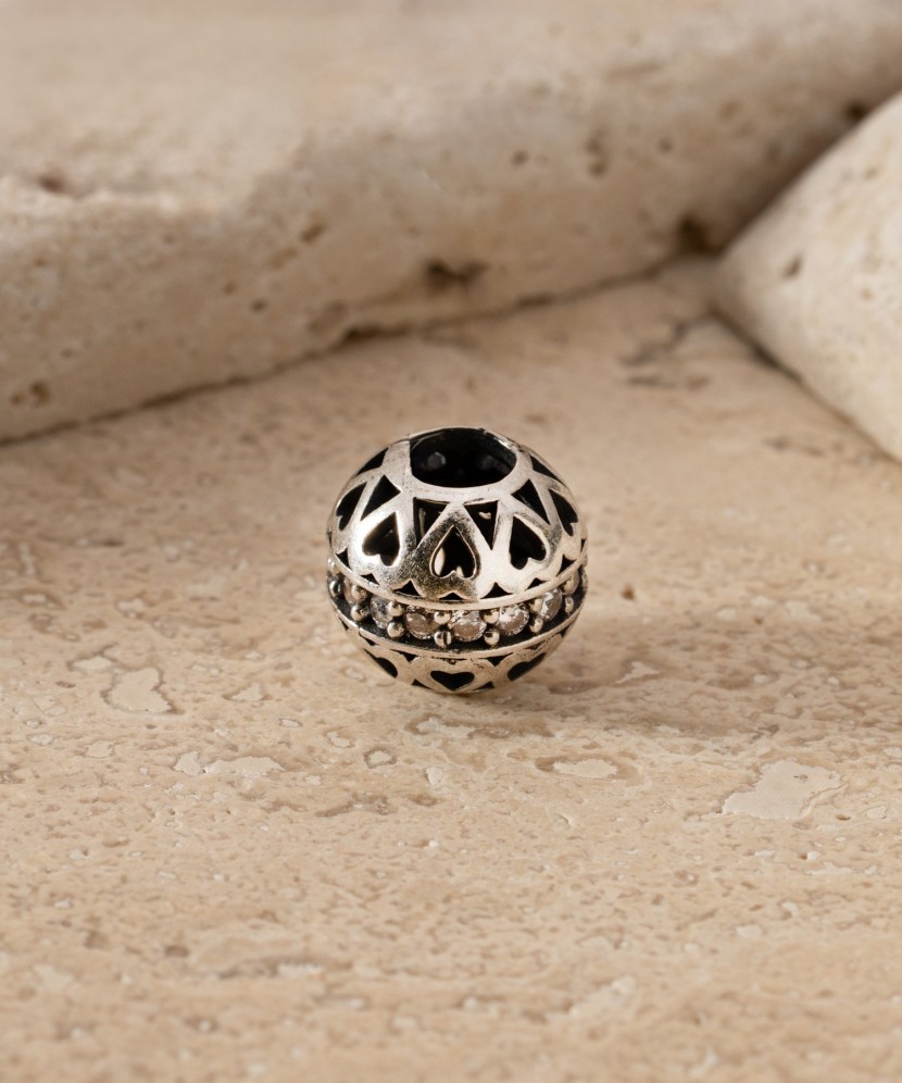 Sterling silver pendant with zircons