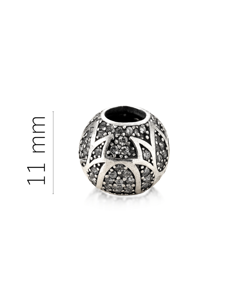 Sterling silver pendant with zircons