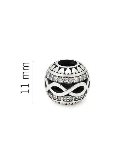 Sterling silver pendant with zircons