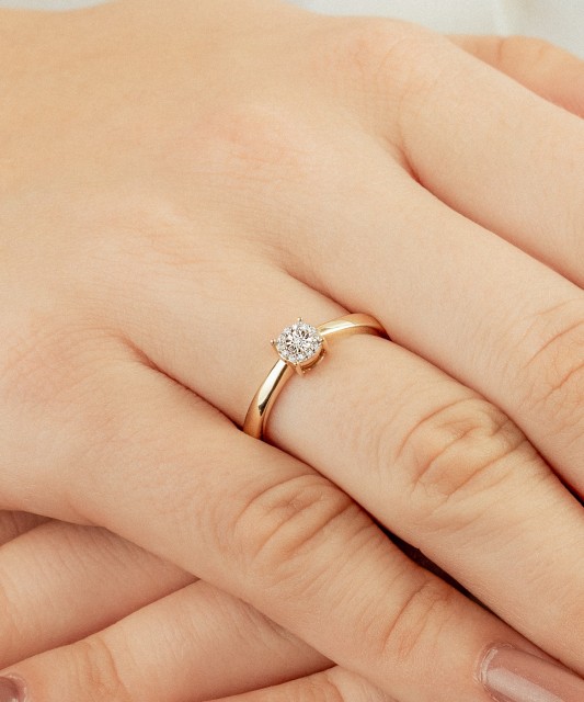 Yellow Gold ring with diamonds
