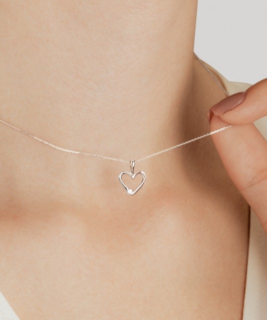 White gold pendant with diamonds "Heart"
