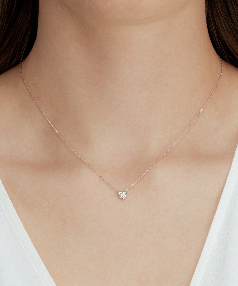 White Gold chain with zircon pendant "hear"