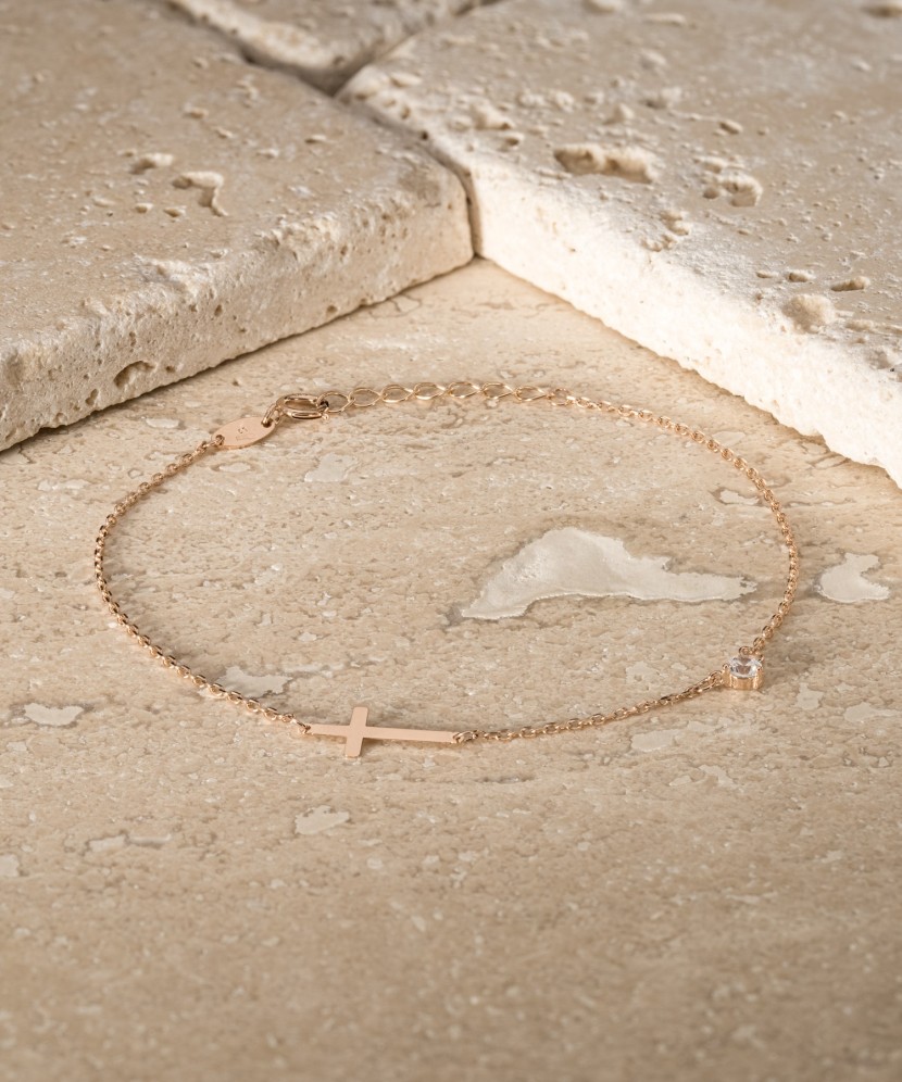 Золотой браслет с цирконом