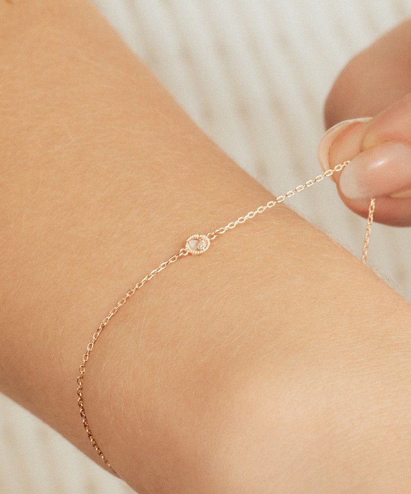 Золотой браслет с цирконом