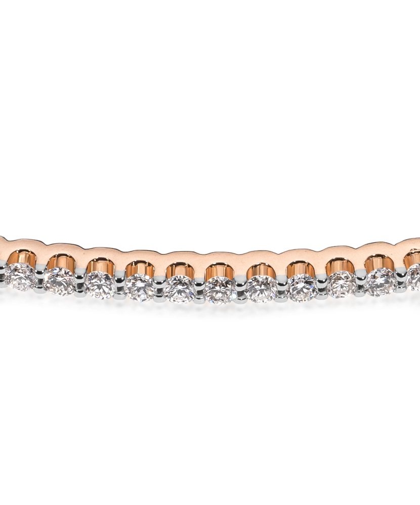 Gold bracelet with diamonds