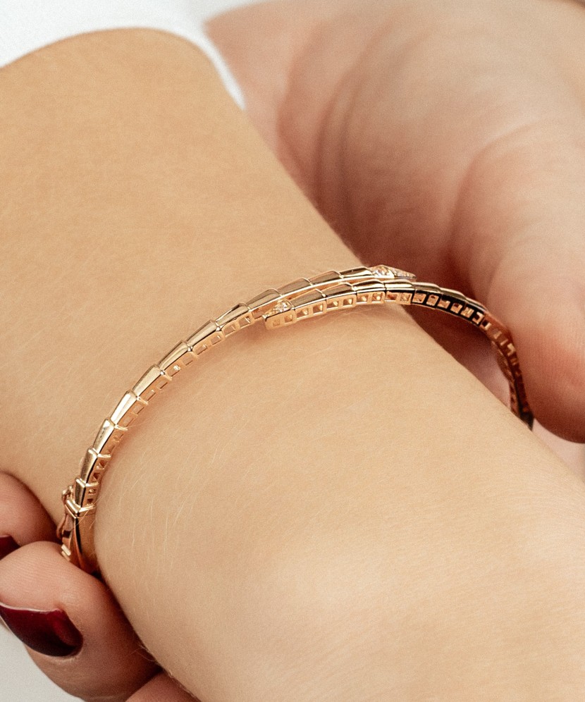Gold bracelet with zircons Gold bracelet with zircons