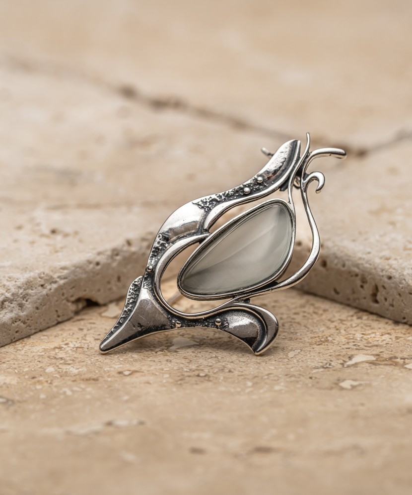 Sterling silver  brooch with cats eye stone