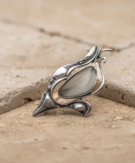 Sterling silver  brooch with cats eye stone