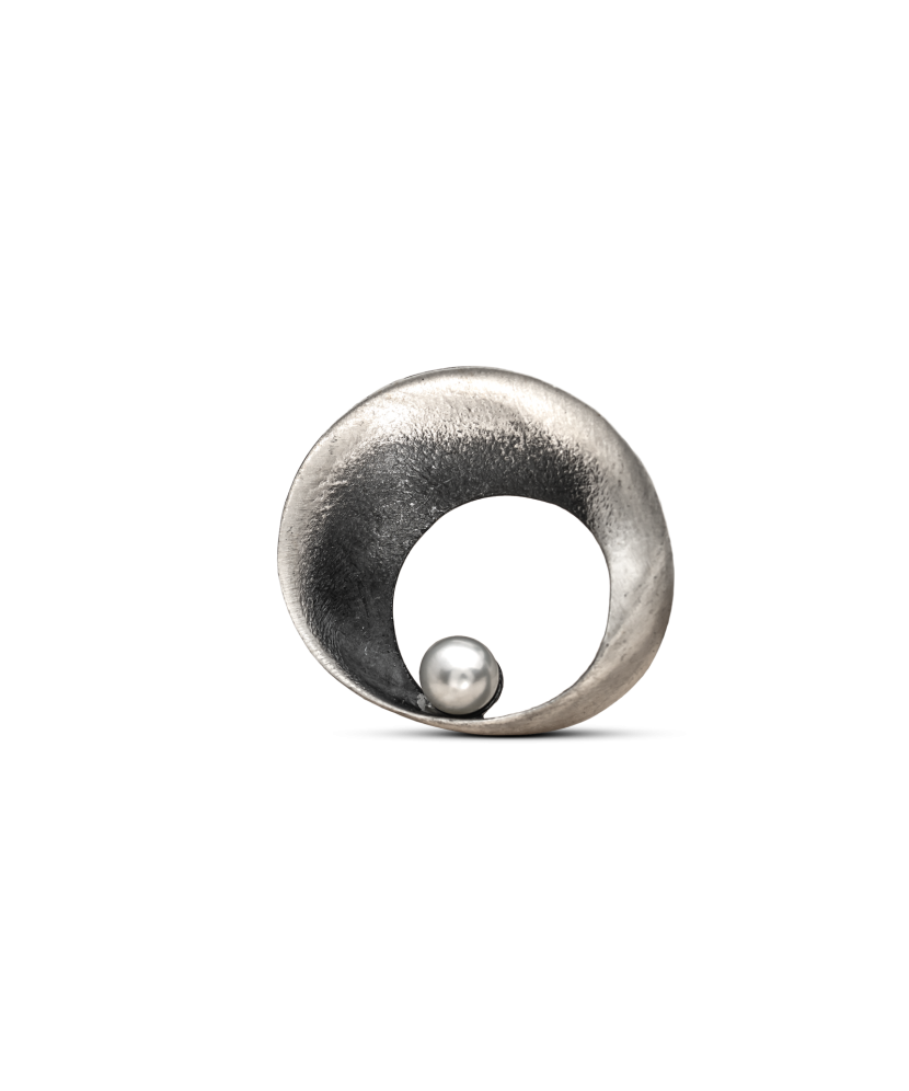 Sterling silver  brooch with pearl Sterling silver  brooch with pearl