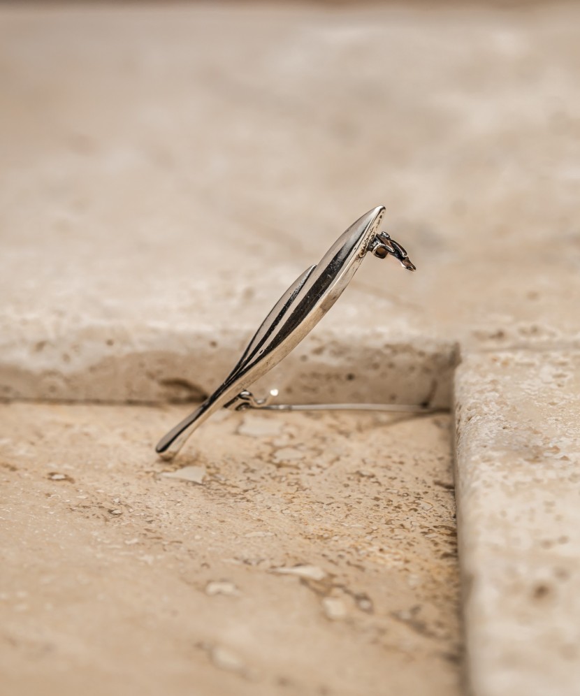 Серебряная брошь