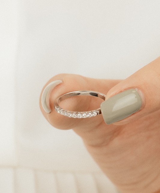 White gold ring with diamonds (0,18ct)