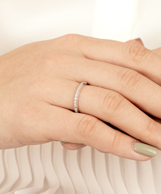 Кольцо из белого золота с бриллиантами