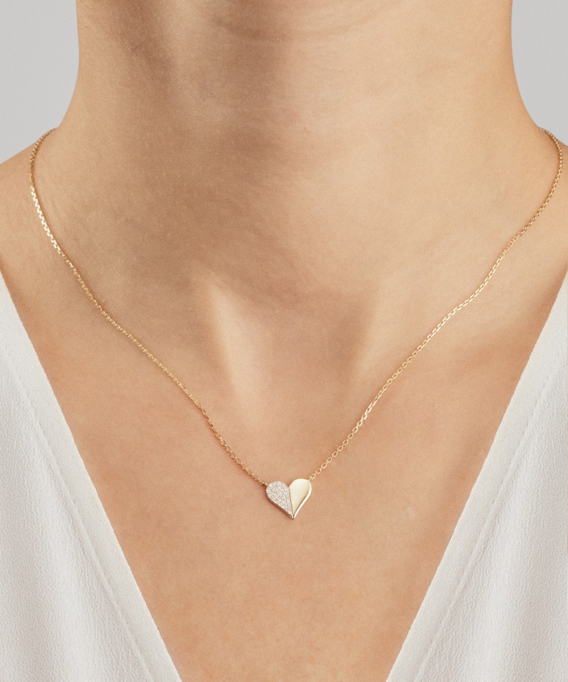 Цепочка из желтого золота с бриллиантовым кулоном