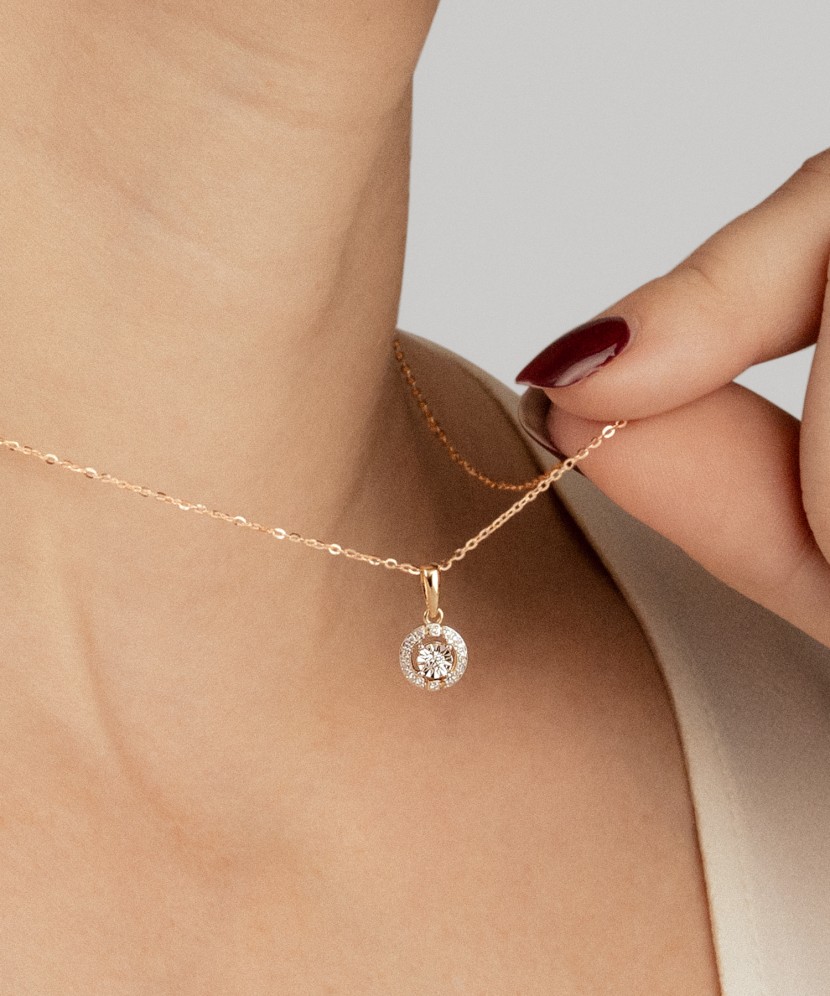 Yellow Gold pendant with diamonds