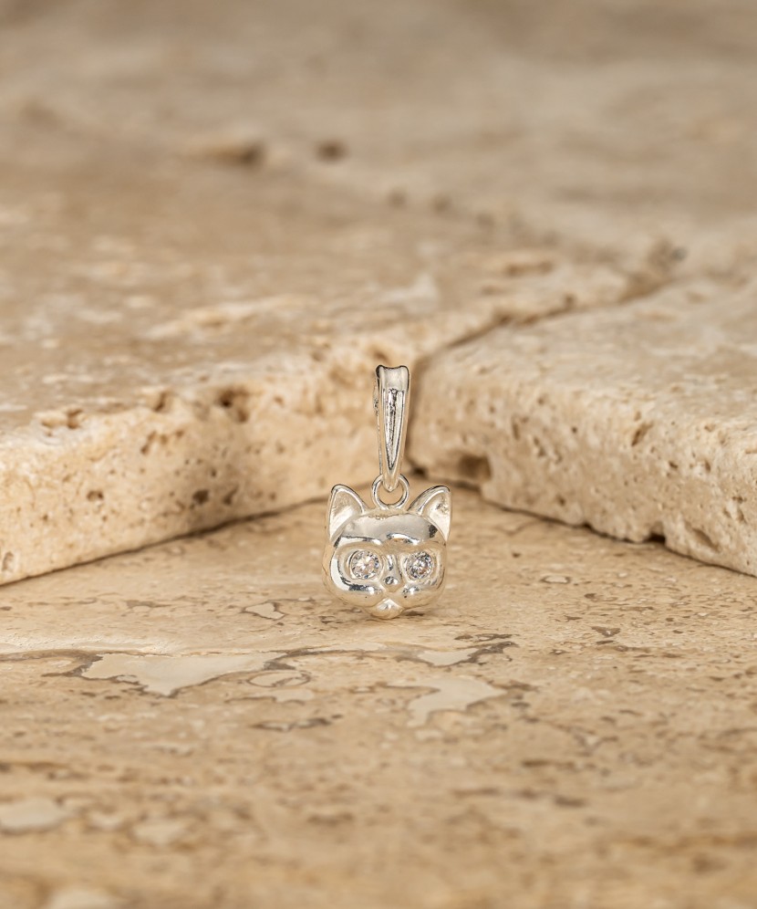 Sterling silver pendant with zircons "cat"