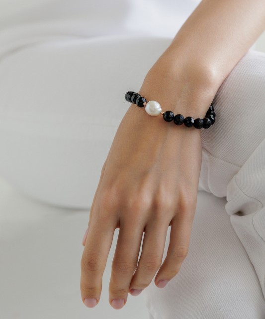 Браслет с ониксом и золотом