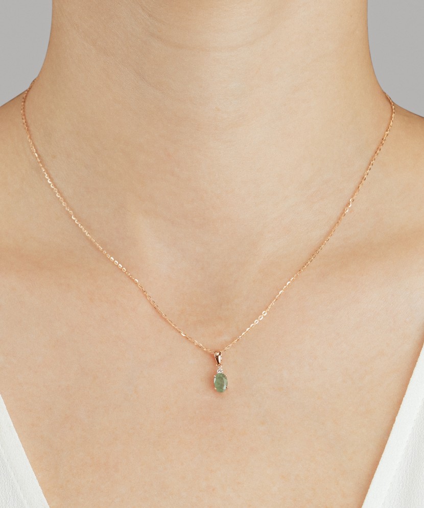 Золотая подвеска с изумрудом и алмазами