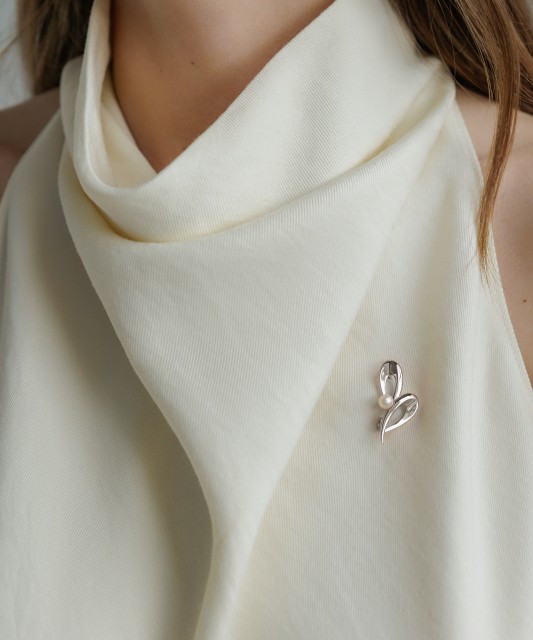 Sterling silver  brooch with pearl