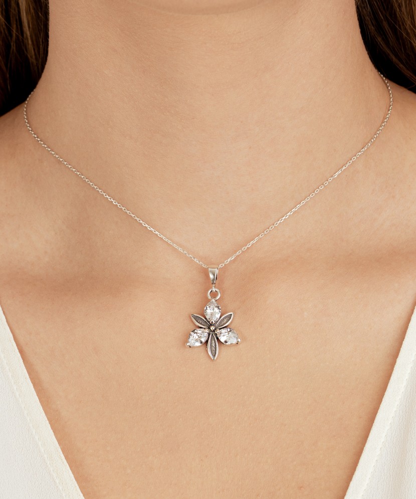 Sterling silver pendant with zircons