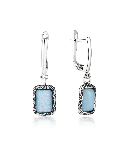 Silver earrings with moonstone