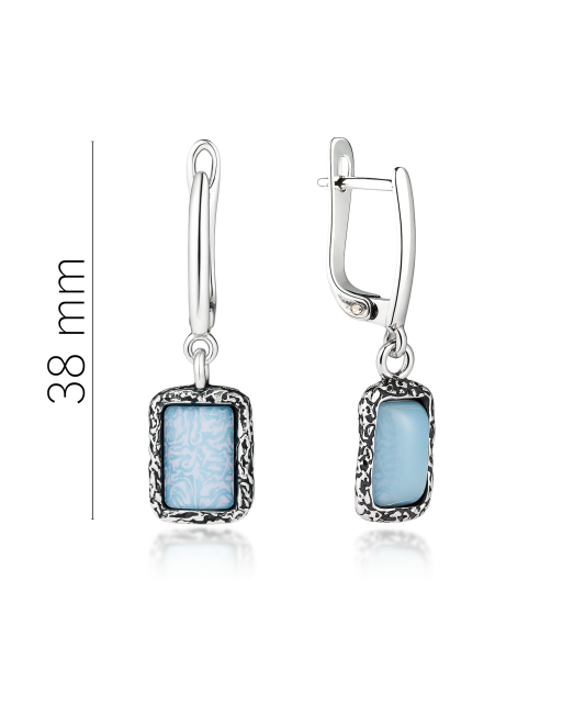 Silver earrings with moonstone