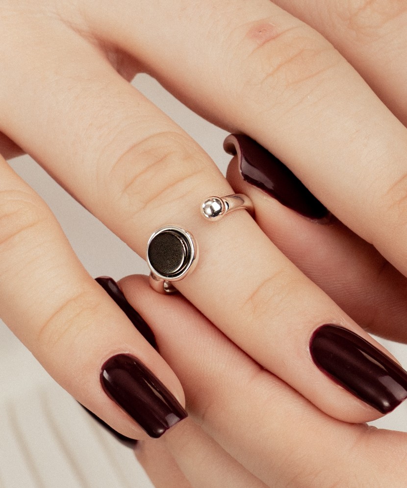Sterling silver ring with onyx