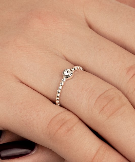 Sterling silver ring with zirconium