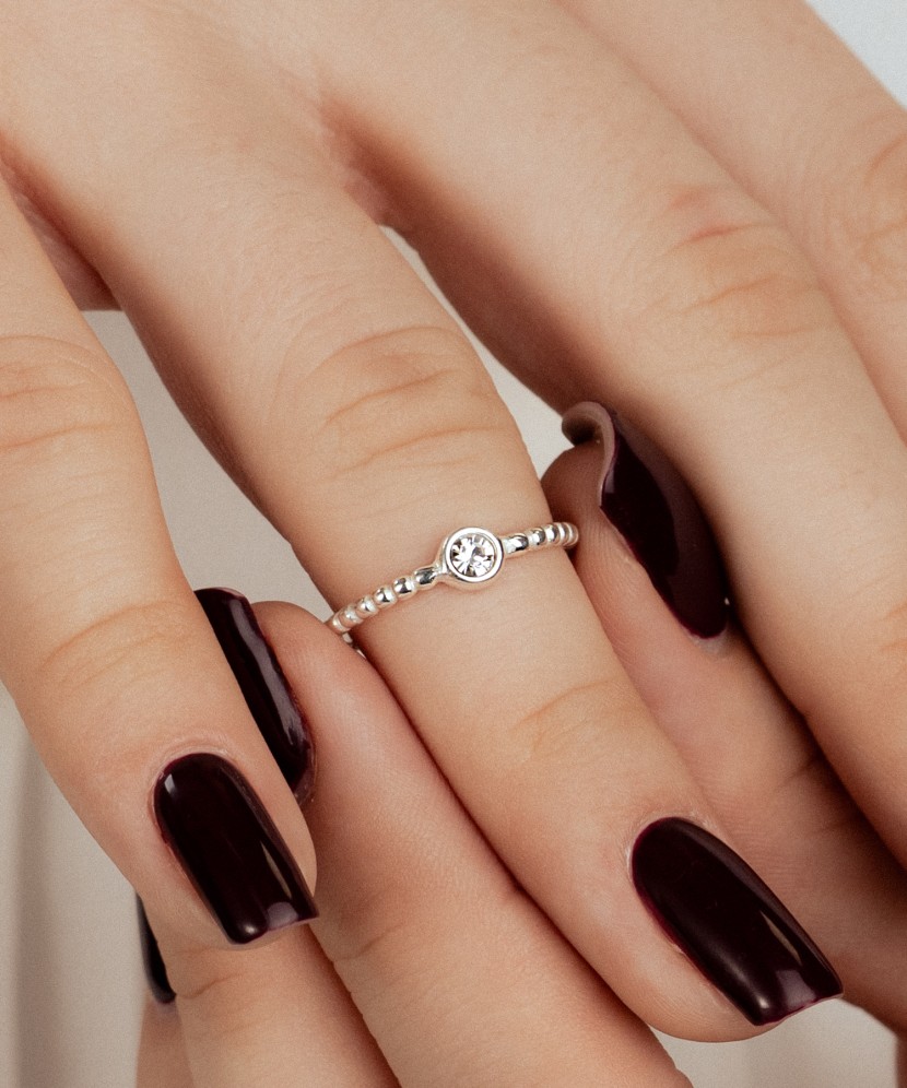 Sterling silver ring with zirconium