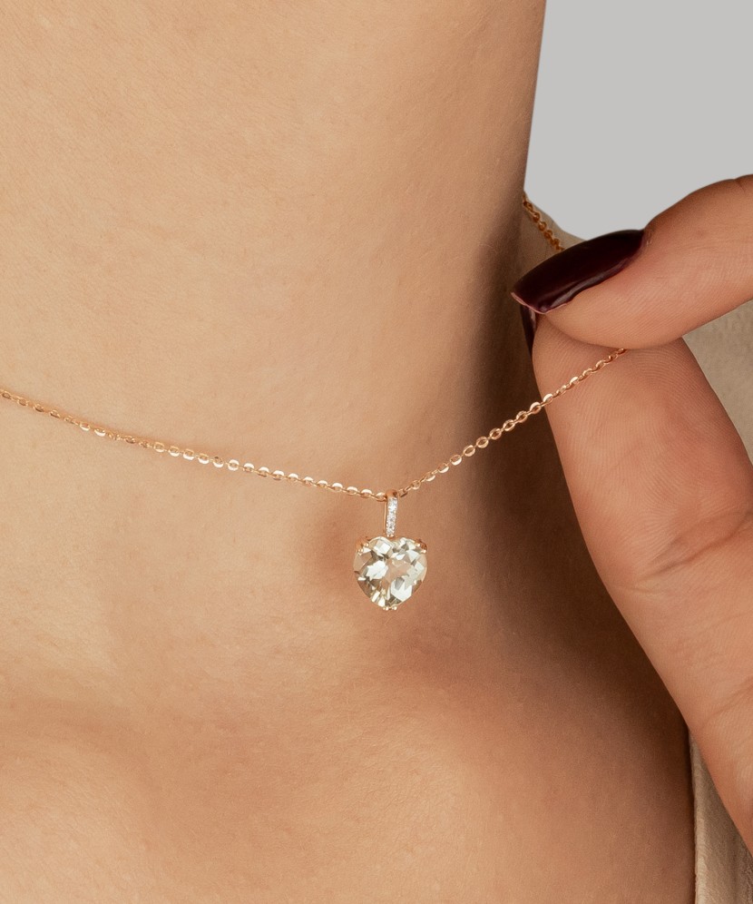 Gold pendant with green amethyst and diamonds