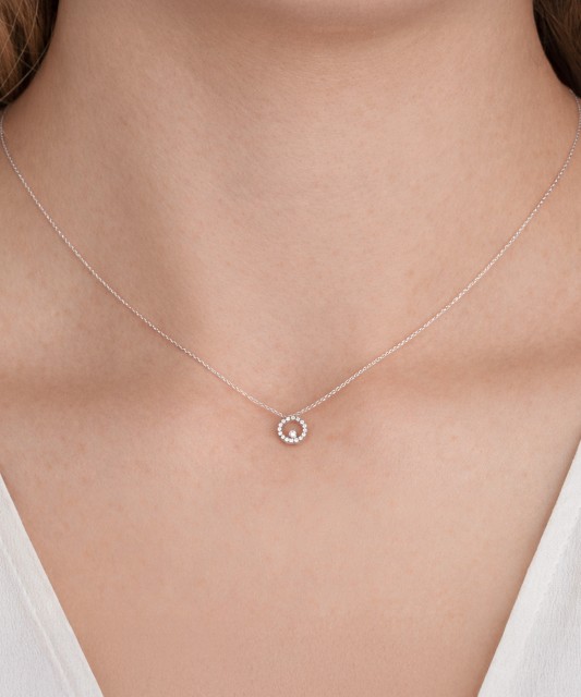 White Gold chain with diamond pendant