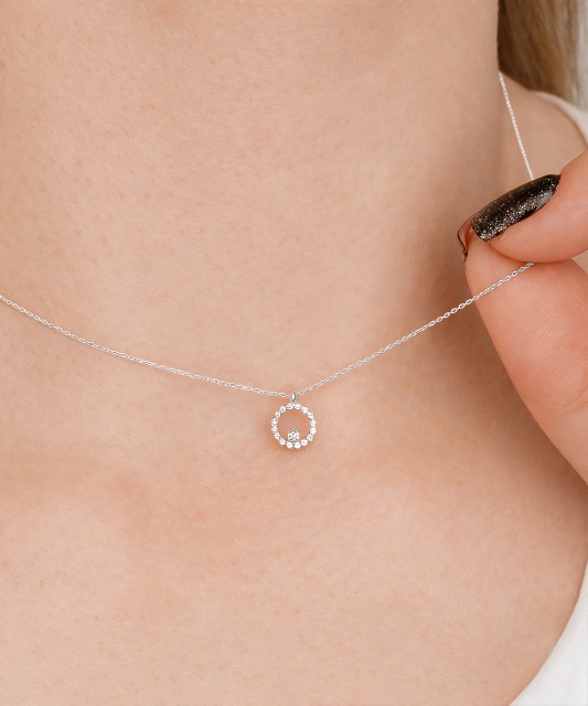 White Gold chain with diamond pendant