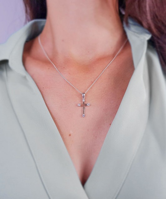 Gold plated sterling silver pendant with zircons