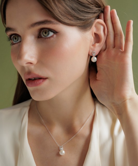 Sterling silver earrings with pearls and zircons