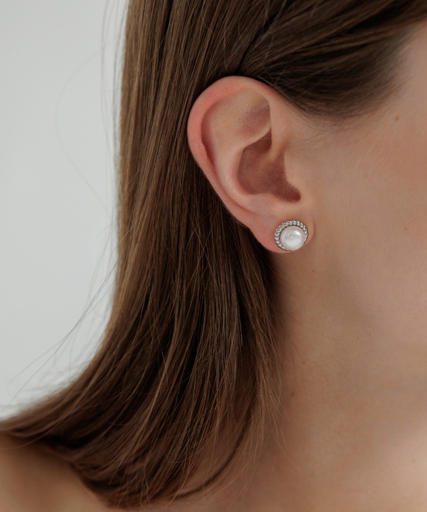 Sterling silver earrings with pearls