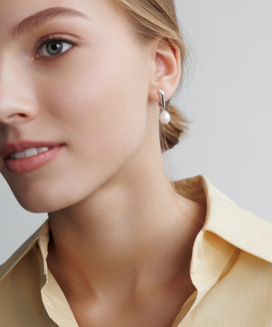 Sterling silver earrings with pearls