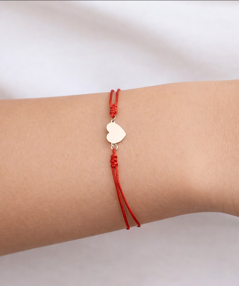 Red string bracelet with gold pendant "Heart"
