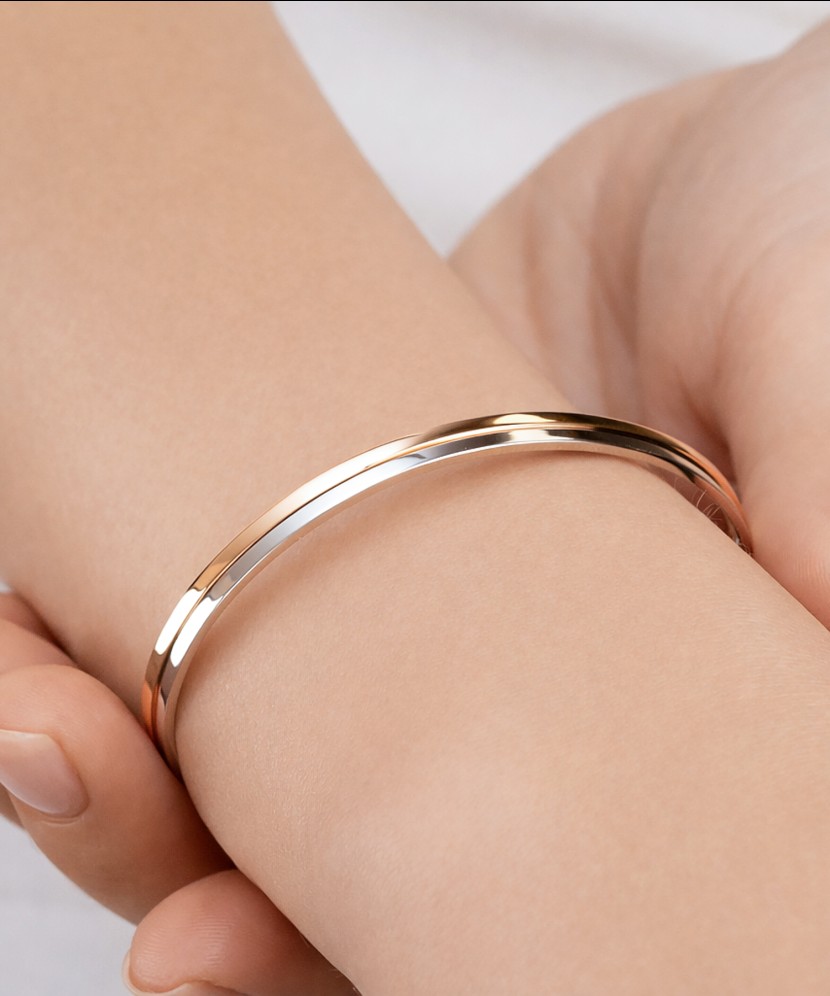 Жёсткий золотой браслет