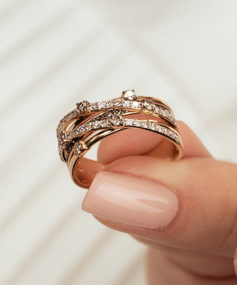 Yellow gold ring with cognac diamonds